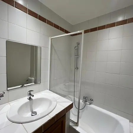 Dans Le Vieil Appartement *