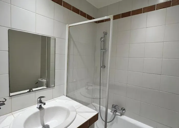 Dans Le Vieil Daire *